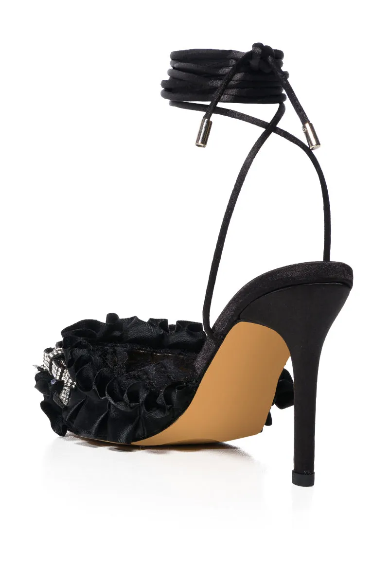 AMOUR BOW PUMP IN BLACK