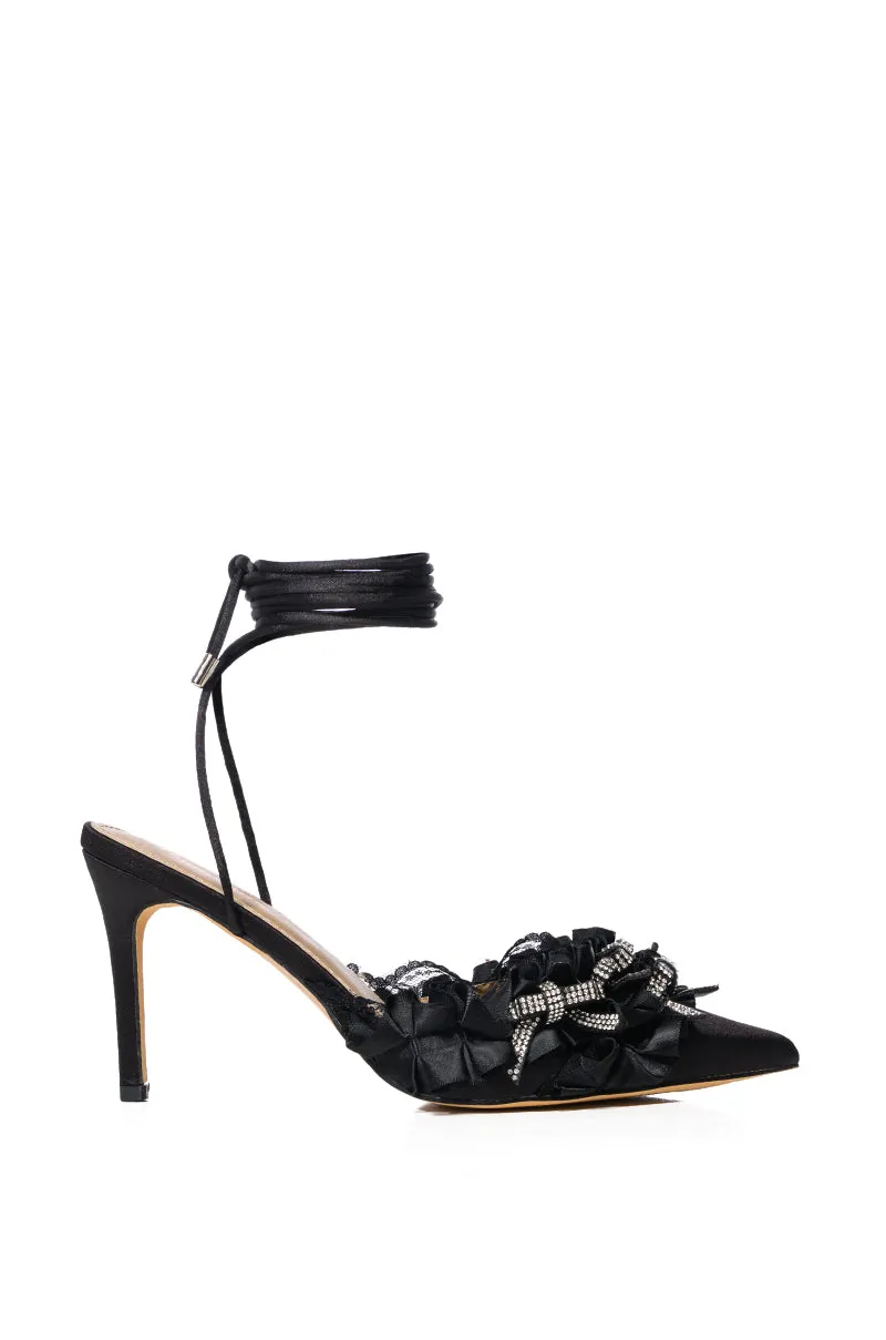 AMOUR BOW PUMP IN BLACK