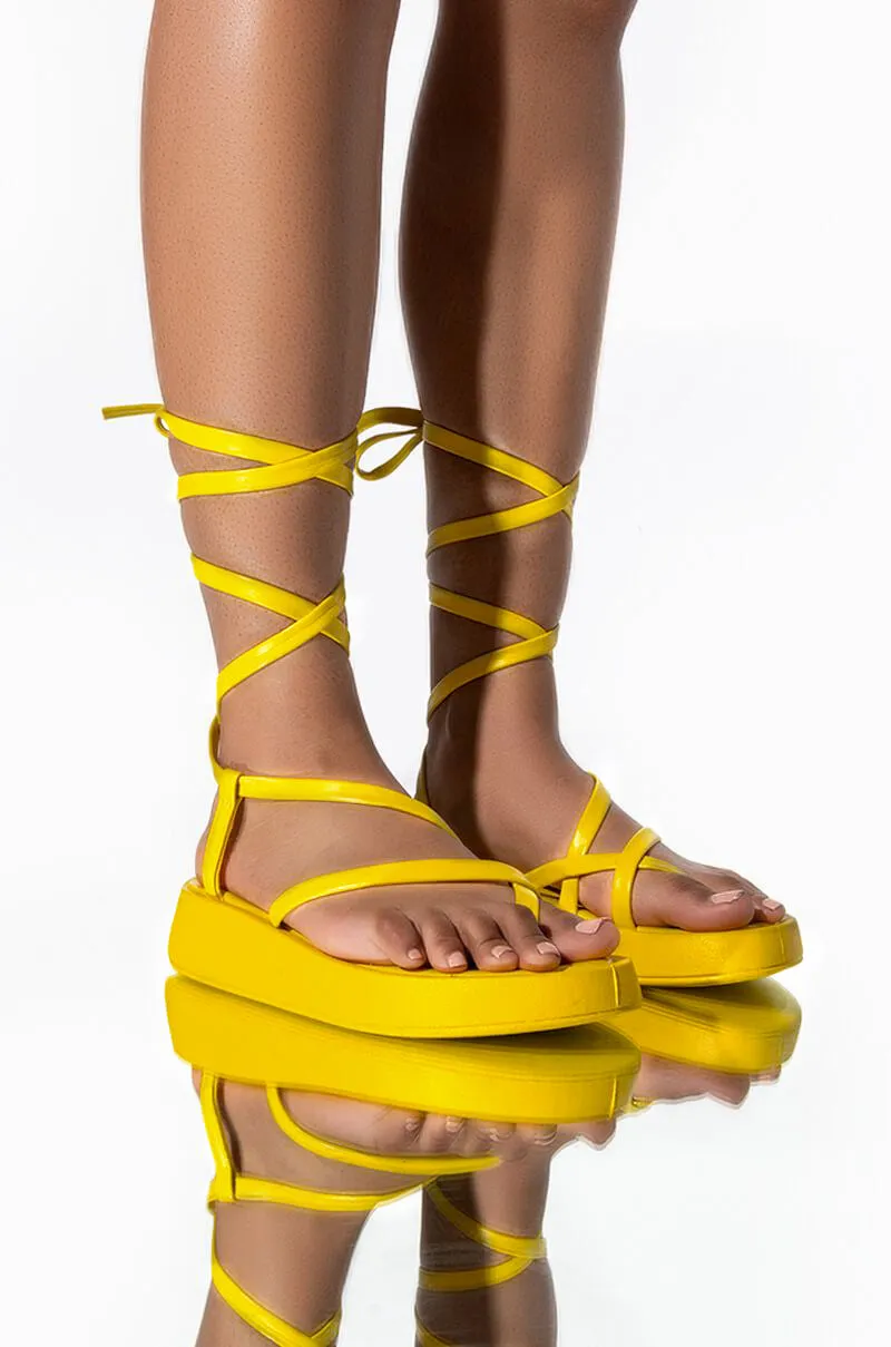 AZALEA WANG CATCHING FLIGHTS FLATFORM SANDAL IN NEON YELLOW