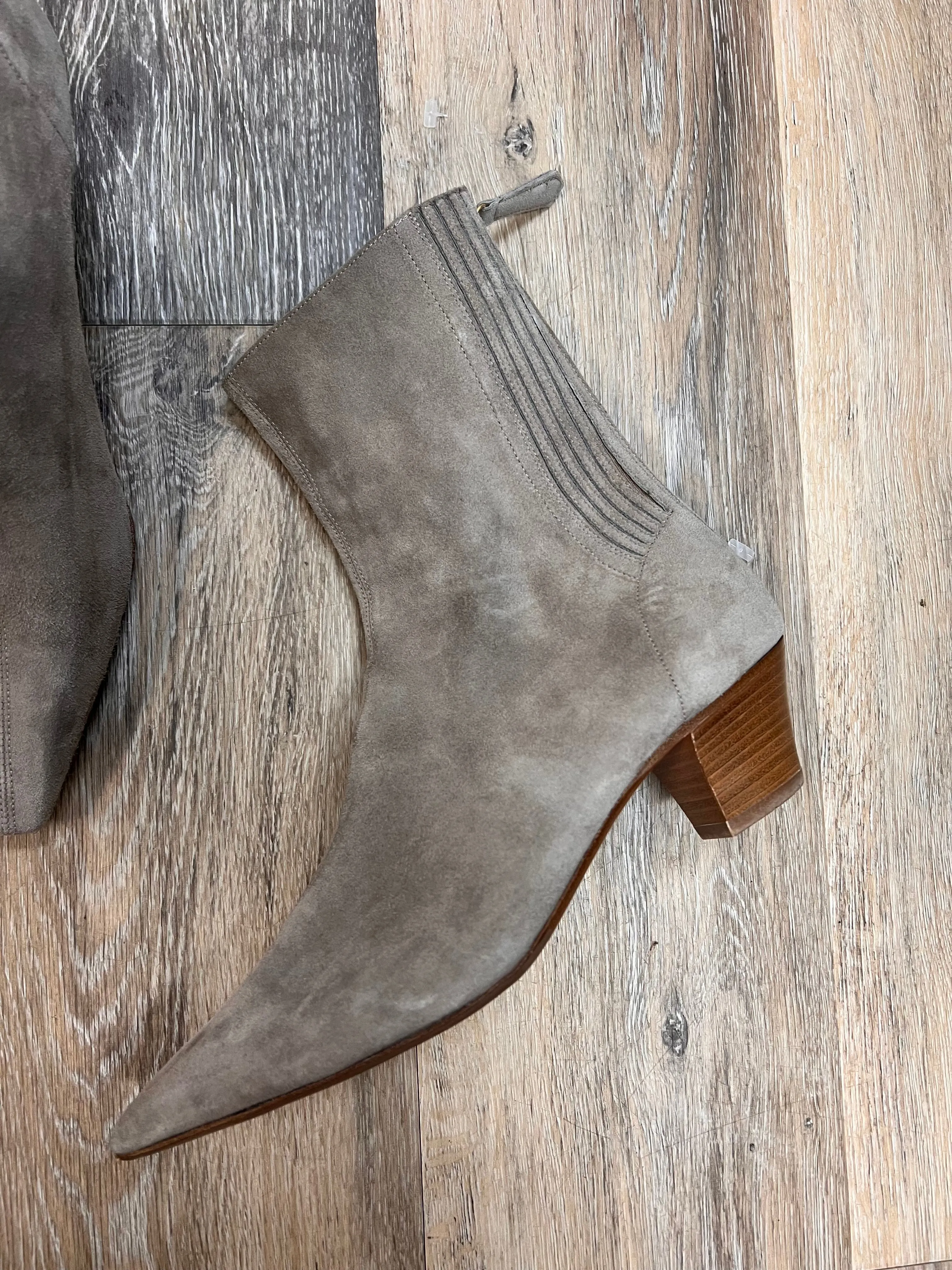 Boots Designer By Aquazzura In Grey, Size: 7/37